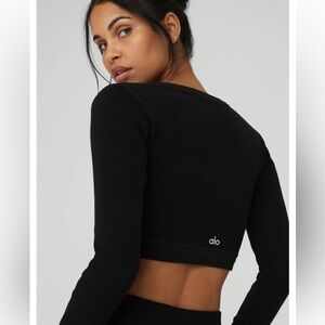NWT Alo Yoga Seamless Ribbed Cropped Serene Long Sleeve / Size S / black